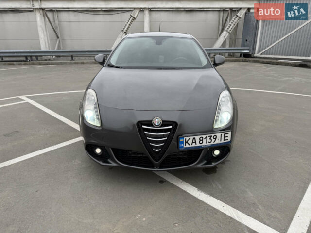 Сірий Альфа Ромео Giulietta, об'ємом двигуна 1.6 л та пробігом 232 тис. км за 7300 $, фото 18 на Automoto.ua
