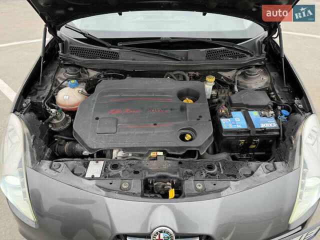 Сірий Альфа Ромео Giulietta, об'ємом двигуна 1.6 л та пробігом 232 тис. км за 7100 $, фото 1 на Automoto.ua