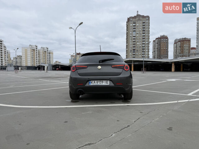 Серый Альфа Ромео Джульетта, объемом двигателя 1.6 л и пробегом 232 тыс. км за 6800 $, фото 14 на Automoto.ua