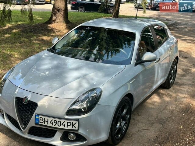 Сірий Альфа Ромео Giulietta, об'ємом двигуна 1.37 л та пробігом 127 тис. км за 8300 $, фото 1 на Automoto.ua