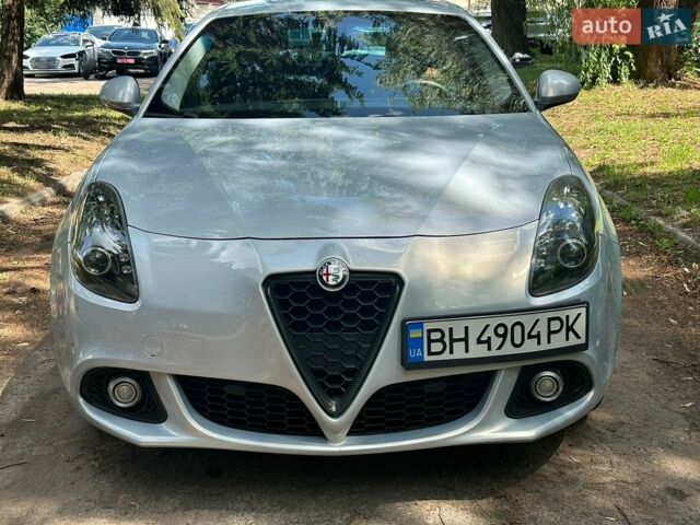 Сірий Альфа Ромео Giulietta, об'ємом двигуна 1.37 л та пробігом 127 тис. км за 8300 $, фото 16 на Automoto.ua