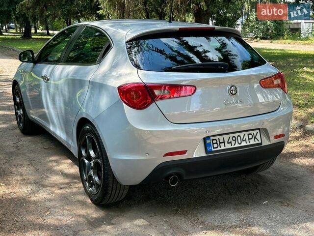 Сірий Альфа Ромео Giulietta, об'ємом двигуна 1.37 л та пробігом 127 тис. км за 8300 $, фото 8 на Automoto.ua