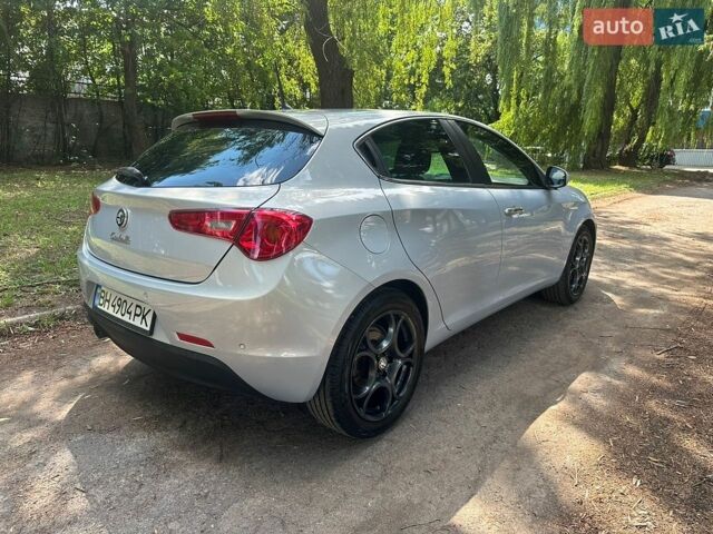 Сірий Альфа Ромео Giulietta, об'ємом двигуна 1.37 л та пробігом 127 тис. км за 8300 $, фото 46 на Automoto.ua