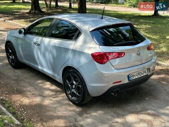 Сірий Альфа Ромео Giulietta, об'ємом двигуна 1.37 л та пробігом 127 тис. км за 8300 $, фото 10 на Automoto.ua
