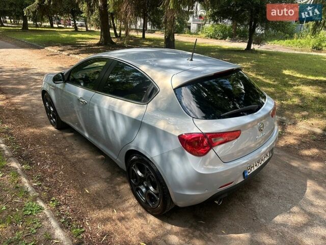 Сірий Альфа Ромео Giulietta, об'ємом двигуна 1.37 л та пробігом 127 тис. км за 8300 $, фото 49 на Automoto.ua