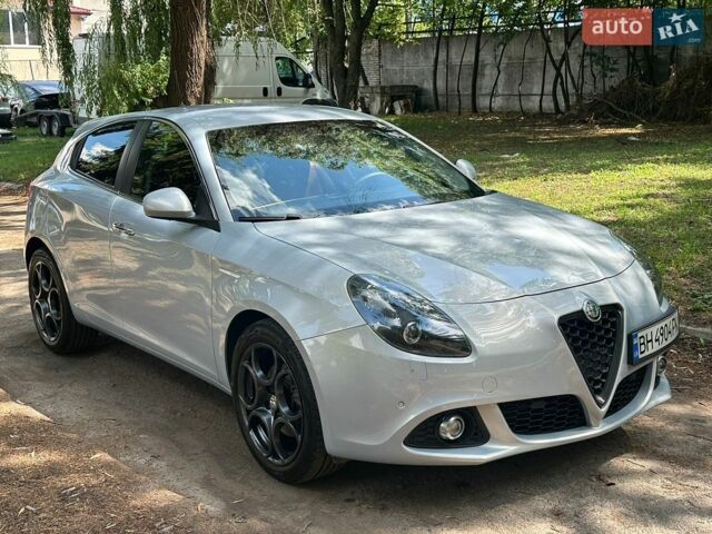 Сірий Альфа Ромео Giulietta, об'ємом двигуна 1.37 л та пробігом 127 тис. км за 8300 $, фото 18 на Automoto.ua