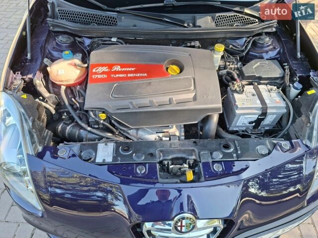 Синій Альфа Ромео Giulietta, об'ємом двигуна 1.75 л та пробігом 157 тис. км за 19000 $, фото 16 на Automoto.ua