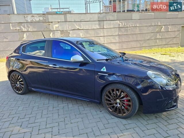 Синій Альфа Ромео Giulietta, об'ємом двигуна 1.75 л та пробігом 157 тис. км за 19000 $, фото 3 на Automoto.ua