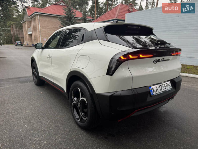 Белый Альфа Ромео Джуниор, объемом двигателя 1.2 л и пробегом 1 тыс. км за 31500 $, фото 17 на Automoto.ua