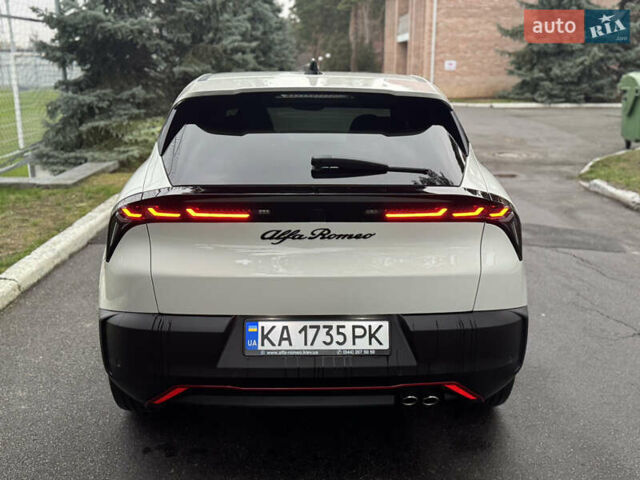 Белый Альфа Ромео Джуниор, объемом двигателя 1.2 л и пробегом 1 тыс. км за 31500 $, фото 15 на Automoto.ua