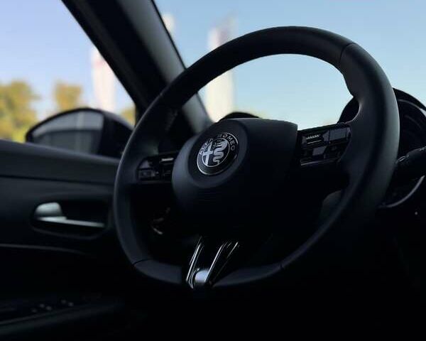 Білий Альфа Ромео Джуніор, об'ємом двигуна 1.2 л та пробігом 1 тис. км за 30143 $, фото 7 на Automoto.ua