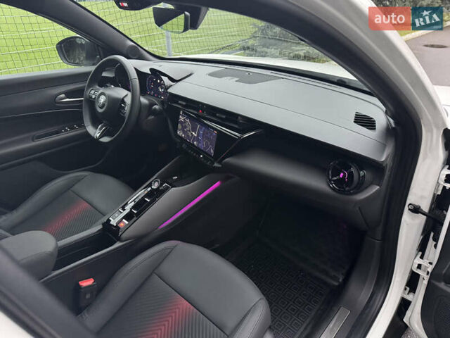 Белый Альфа Ромео Джуниор, объемом двигателя 1.2 л и пробегом 1 тыс. км за 31500 $, фото 30 на Automoto.ua