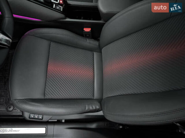 Белый Альфа Ромео Джуниор, объемом двигателя 1.2 л и пробегом 1 тыс. км за 31500 $, фото 20 на Automoto.ua