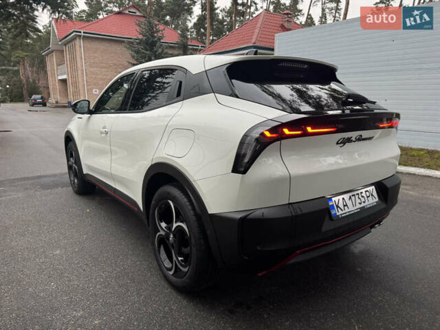 Белый Альфа Ромео Джуниор, объемом двигателя 1.2 л и пробегом 1 тыс. км за 31500 $, фото 16 на Automoto.ua