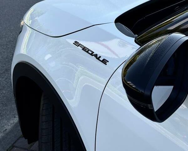 Білий Альфа Ромео Джуніор, об'ємом двигуна 1.2 л та пробігом 1 тис. км за 30143 $, фото 2 на Automoto.ua