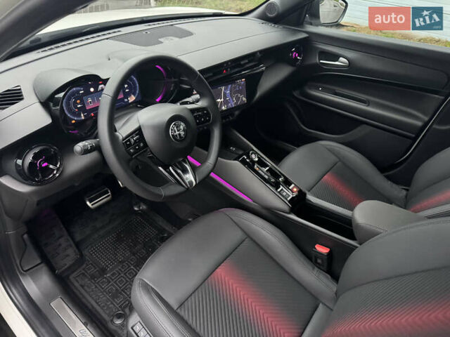 Белый Альфа Ромео Джуниор, объемом двигателя 1.2 л и пробегом 1 тыс. км за 31500 $, фото 23 на Automoto.ua