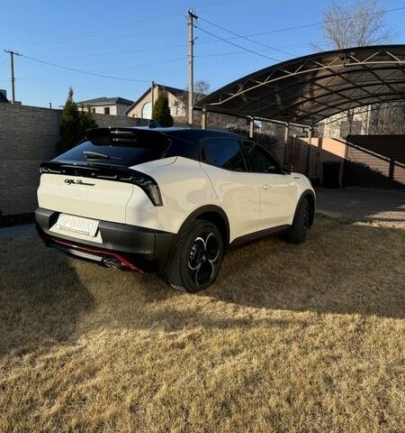 Белый Альфа Ромео Джуниор, объемом двигателя 1.2 л и пробегом 7 тыс. км за 28000 $, фото 5 на Automoto.ua