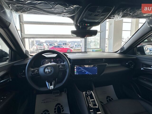 Альфа Ромео Джуніор, об'ємом двигуна 1.2 л та пробігом 0 тис. км за 29437 $, фото 8 на Automoto.ua