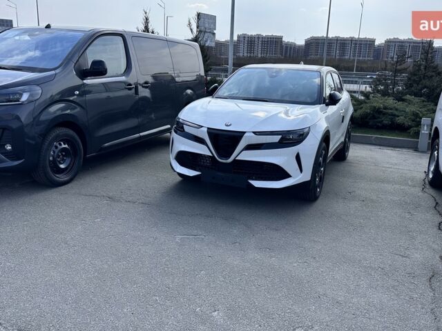 Альфа Ромео Джуніор, об'ємом двигуна 1.2 л та пробігом 0 тис. км за 29473 $, фото 1 на Automoto.ua