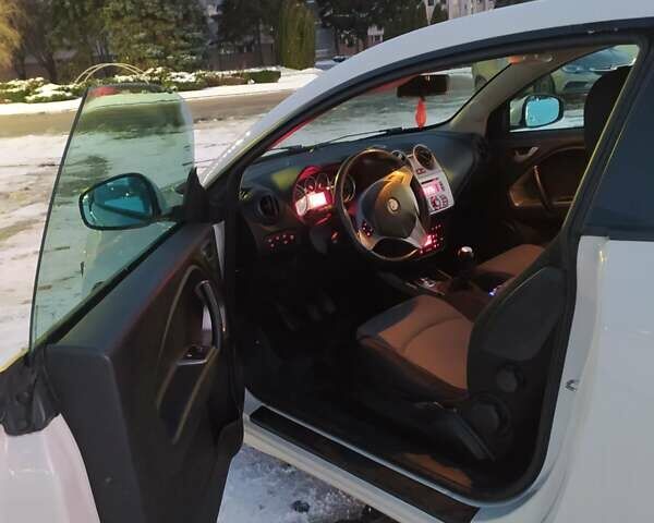 Альфа Ромео Мито 2011 в Кременчуге на Automoto.ua Белый Альфа Ромео Мито, объемом двигателя 1.3 л и пробегом 195 тыс. км за 6000 $, фото 25 на Automoto.ua