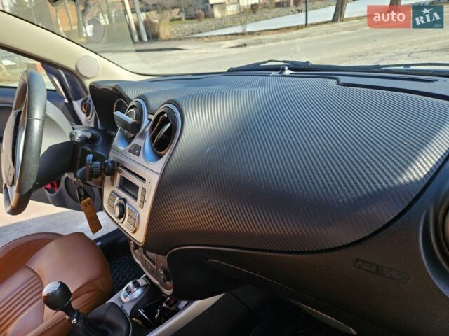 Білий Альфа Ромео Mito, об'ємом двигуна 1.25 л та пробігом 242 тис. км за 6100 $, фото 9 на Automoto.ua