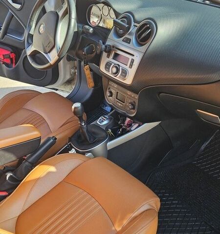 Белый Альфа Ромео Мито, объемом двигателя 1.25 л и пробегом 239 тыс. км за 6900 $, фото 13 на Automoto.ua