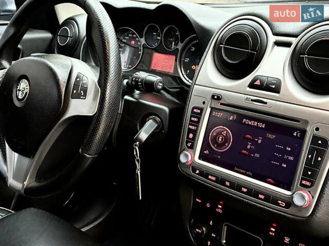 Белый Альфа Ромео Мито, объемом двигателя 1.3 л и пробегом 301 тыс. км за 6200 $, фото 13 на Automoto.ua