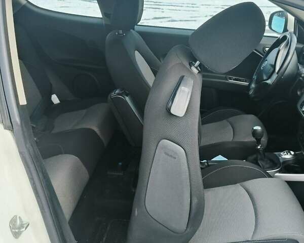 Альфа Ромео Мито 2011 в Кременчуге на Automoto.ua Белый Альфа Ромео Мито, объемом двигателя 1.3 л и пробегом 195 тыс. км за 6000 $, фото 19 на Automoto.ua