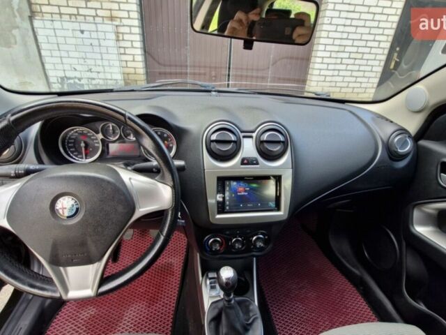 Чорний Альфа Ромео Mito, об'ємом двигуна 1.37 л та пробігом 182 тис. км за 5500 $, фото 7 на Automoto.ua