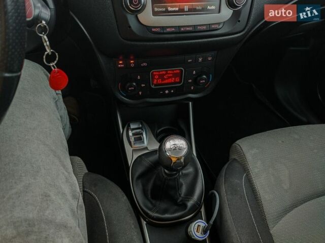 Чорний Альфа Ромео Mito, об'ємом двигуна 1.4 л та пробігом 195 тис. км за 5000 $, фото 36 на Automoto.ua