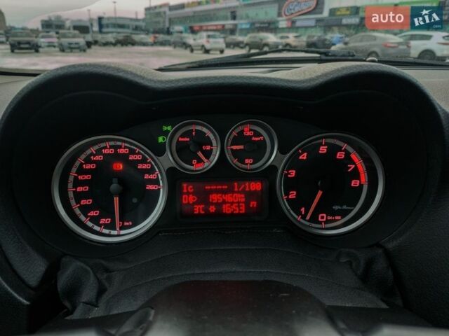 Чорний Альфа Ромео Mito, об'ємом двигуна 1.4 л та пробігом 195 тис. км за 5000 $, фото 37 на Automoto.ua