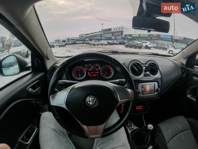 Чорний Альфа Ромео Mito, об'ємом двигуна 1.4 л та пробігом 195 тис. км за 5000 $, фото 32 на Automoto.ua