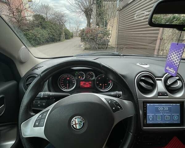 Черный Альфа Ромео Мито, объемом двигателя 1.2 л и пробегом 200 тыс. км за 5000 $, фото 5 на Automoto.ua