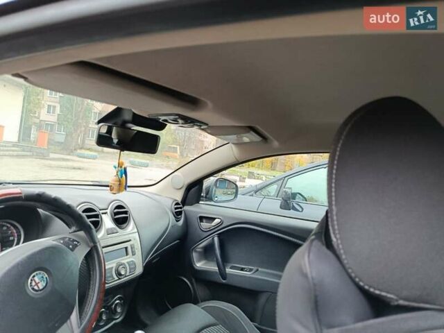 Фиолетовый Альфа Ромео Мито, объемом двигателя 1.37 л и пробегом 257 тыс. км за 4700 $, фото 6 на Automoto.ua