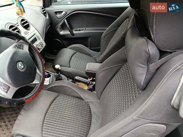 Фиолетовый Альфа Ромео Мито, объемом двигателя 1.37 л и пробегом 257 тыс. км за 4700 $, фото 5 на Automoto.ua