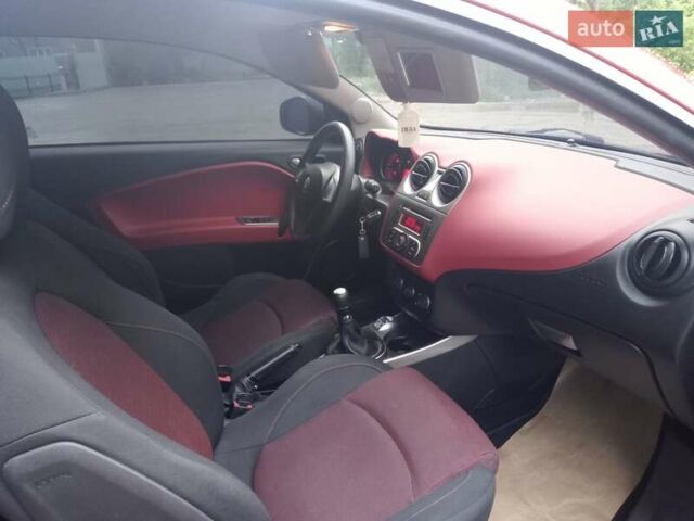 Червоний Альфа Ромео Mito, об'ємом двигуна 1.25 л та пробігом 226 тис. км за 3750 $, фото 27 на Automoto.ua