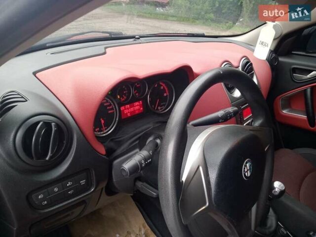 Красный Альфа Ромео Мито, объемом двигателя 1.3 л и пробегом 221 тыс. км за 4950 $, фото 50 на Automoto.ua