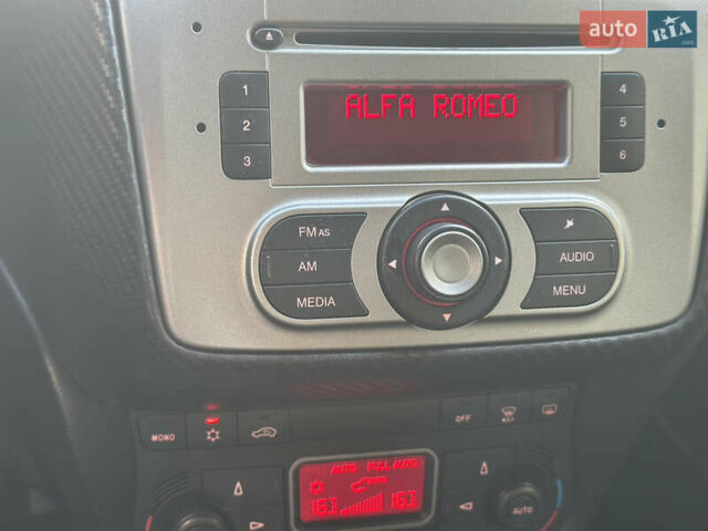 Червоний Альфа Ромео Mito, об'ємом двигуна 1.37 л та пробігом 123 тис. км за 5450 $, фото 17 на Automoto.ua