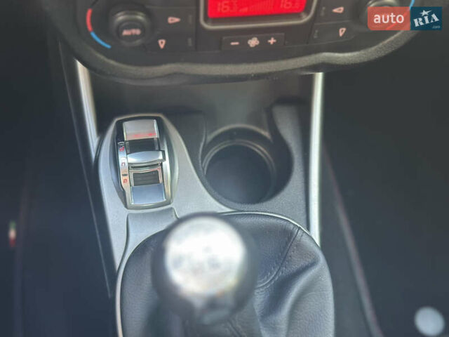 Червоний Альфа Ромео Mito, об'ємом двигуна 1.37 л та пробігом 123 тис. км за 5450 $, фото 15 на Automoto.ua