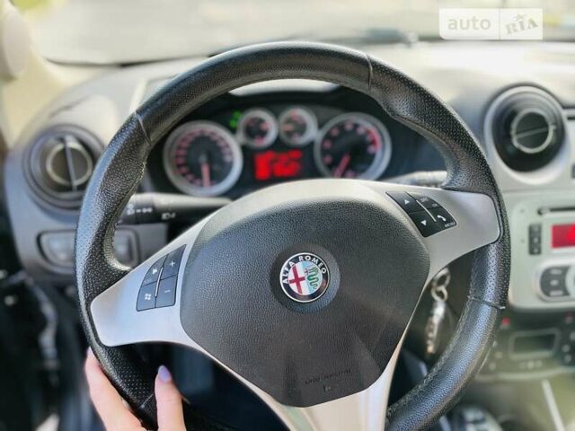 Сірий Альфа Ромео Mito, об'ємом двигуна 1.36 л та пробігом 84 тис. км за 7600 $, фото 19 на Automoto.ua