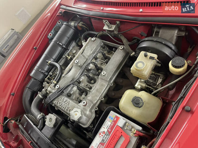 Красный Альфа Ромео Спайдер, объемом двигателя 1.6 л и пробегом 8 тыс. км за 29151 $, фото 21 на Automoto.ua