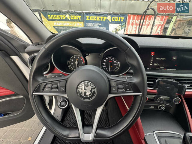 Альфа Ромео Стелвио 2017 в Кременчуге на Automoto.ua Белый Альфа Ромео Стелвио, объемом двигателя 2 л и пробегом 90 тыс. км за 22000 $, фото 10 на Automoto.ua