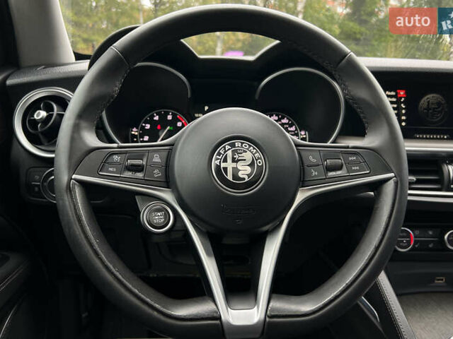 Білий Альфа Ромео Стелвіо, об'ємом двигуна 2 л та пробігом 112 тис. км за 16500 $, фото 13 на Automoto.ua