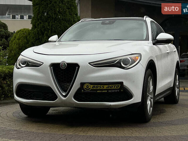 Білий Альфа Ромео Стелвіо, об'ємом двигуна 2 л та пробігом 112 тис. км за 16500 $, фото 2 на Automoto.ua