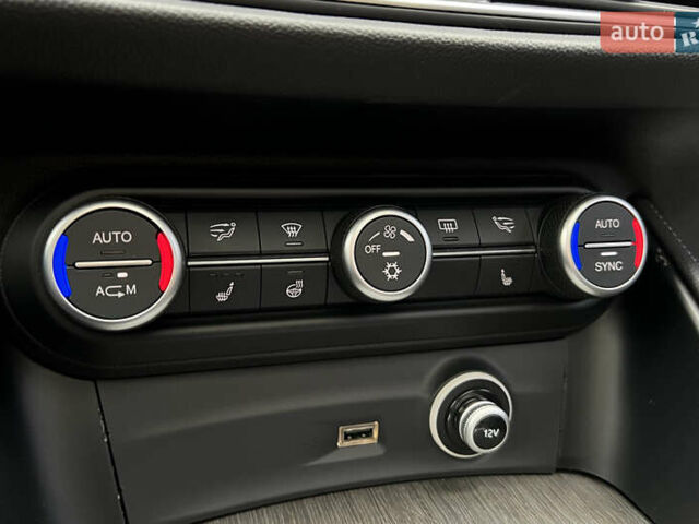 Білий Альфа Ромео Стелвіо, об'ємом двигуна 2 л та пробігом 112 тис. км за 16500 $, фото 17 на Automoto.ua