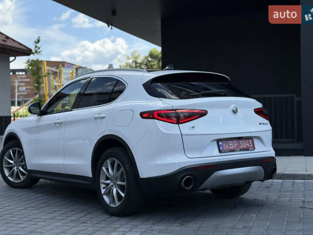 Білий Альфа Ромео Стелвіо, об'ємом двигуна 2 л та пробігом 111 тис. км за 14500 $, фото 14 на Automoto.ua