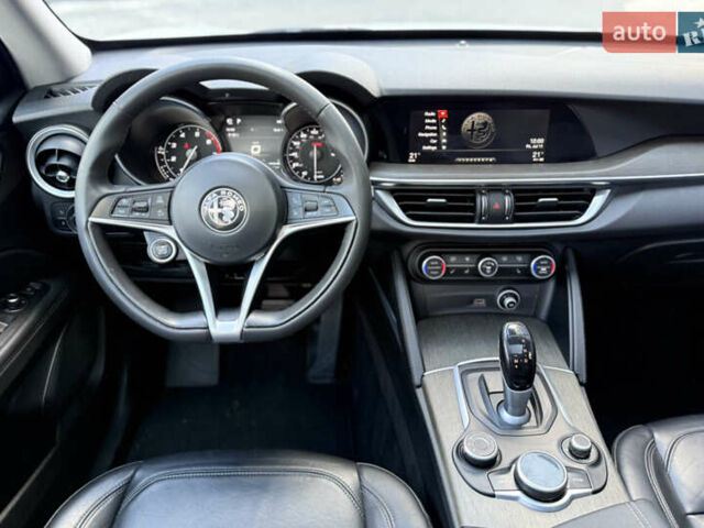 Білий Альфа Ромео Стелвіо, об'ємом двигуна 2 л та пробігом 111 тис. км за 14500 $, фото 37 на Automoto.ua