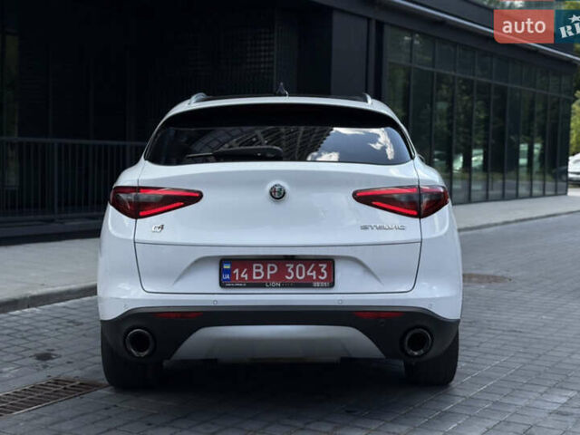 Білий Альфа Ромео Стелвіо, об'ємом двигуна 2 л та пробігом 111 тис. км за 14500 $, фото 13 на Automoto.ua