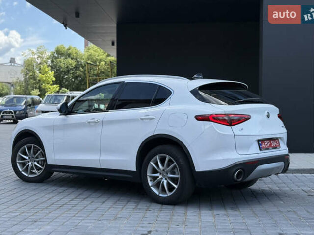 Білий Альфа Ромео Стелвіо, об'ємом двигуна 2 л та пробігом 111 тис. км за 14500 $, фото 15 на Automoto.ua