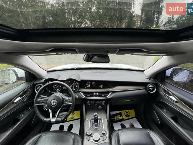 Білий Альфа Ромео Стелвіо, об'ємом двигуна 2 л та пробігом 112 тис. км за 16500 $, фото 24 на Automoto.ua